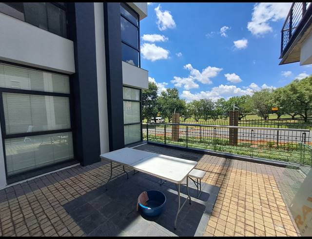 146M² OFFICE TO LET IN SANDHURST